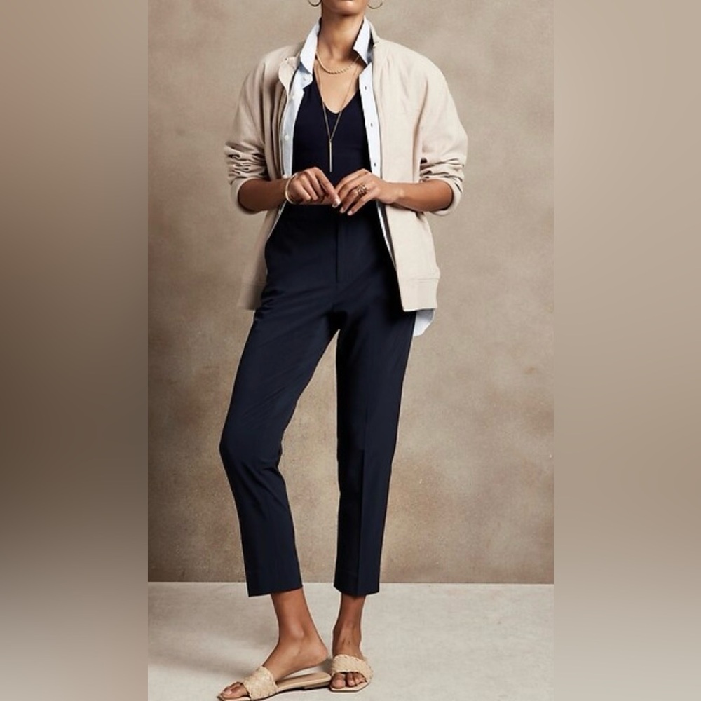 Banana Republic Airstretch Tapered Women’s Pants Black Flexible Ankle Length (M)